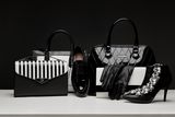 时尚女性饰品手套、 箱包、 鞋子，一双高跟 _compressed.jpg